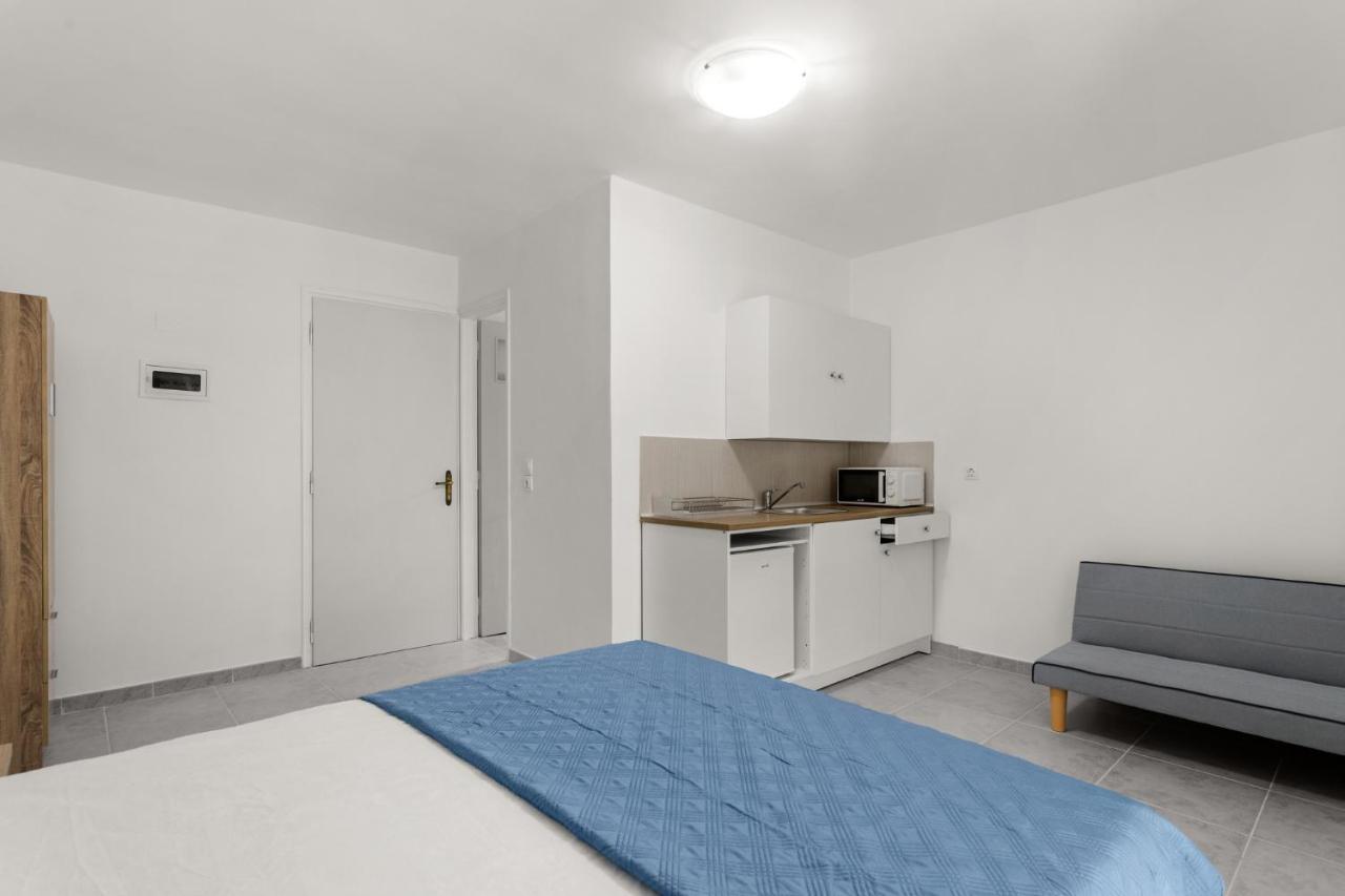 Nikolas Apartments Stoupa Lévktron المظهر الخارجي الصورة