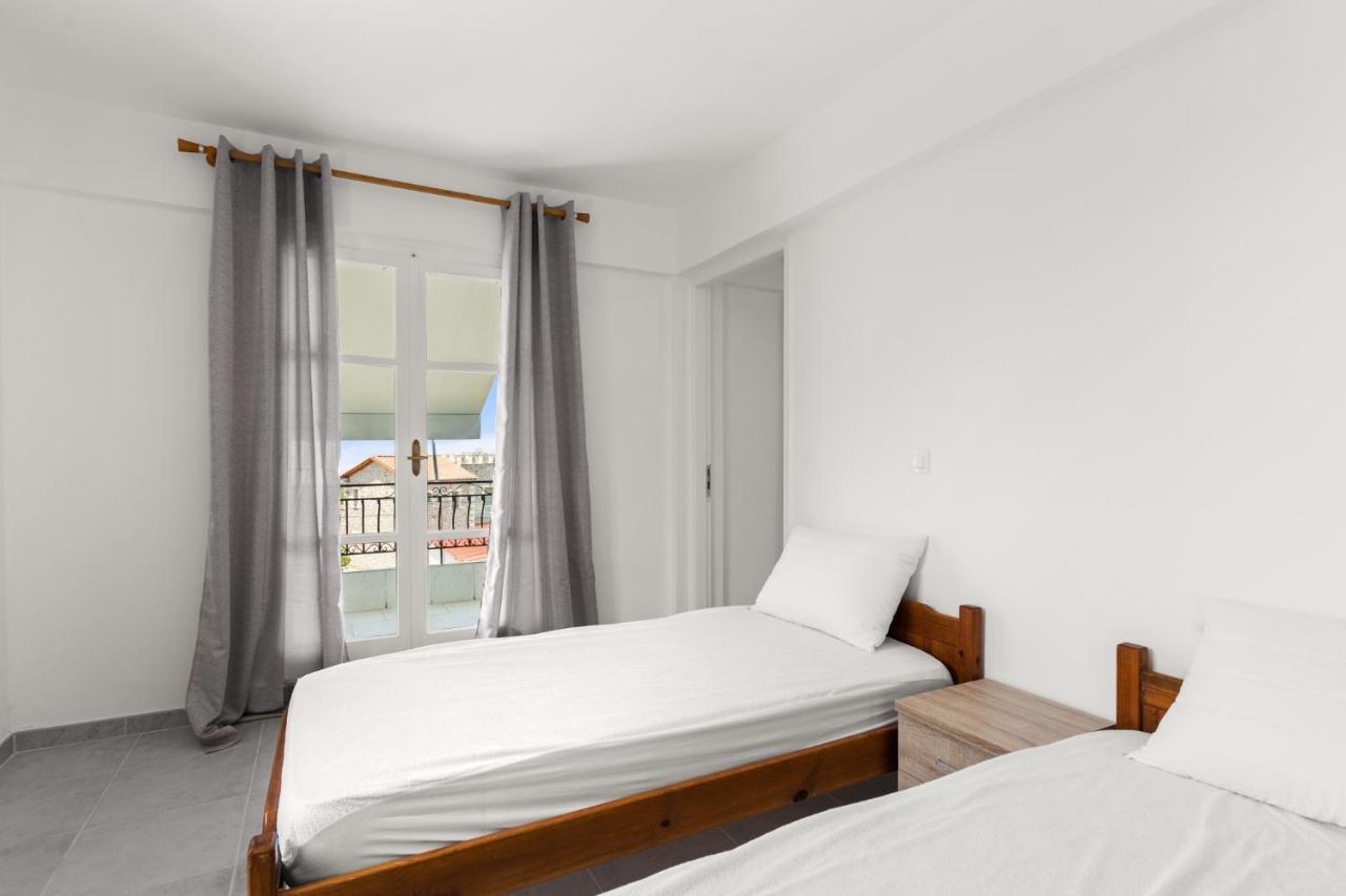 Nikolas Apartments Stoupa Lévktron المظهر الخارجي الصورة